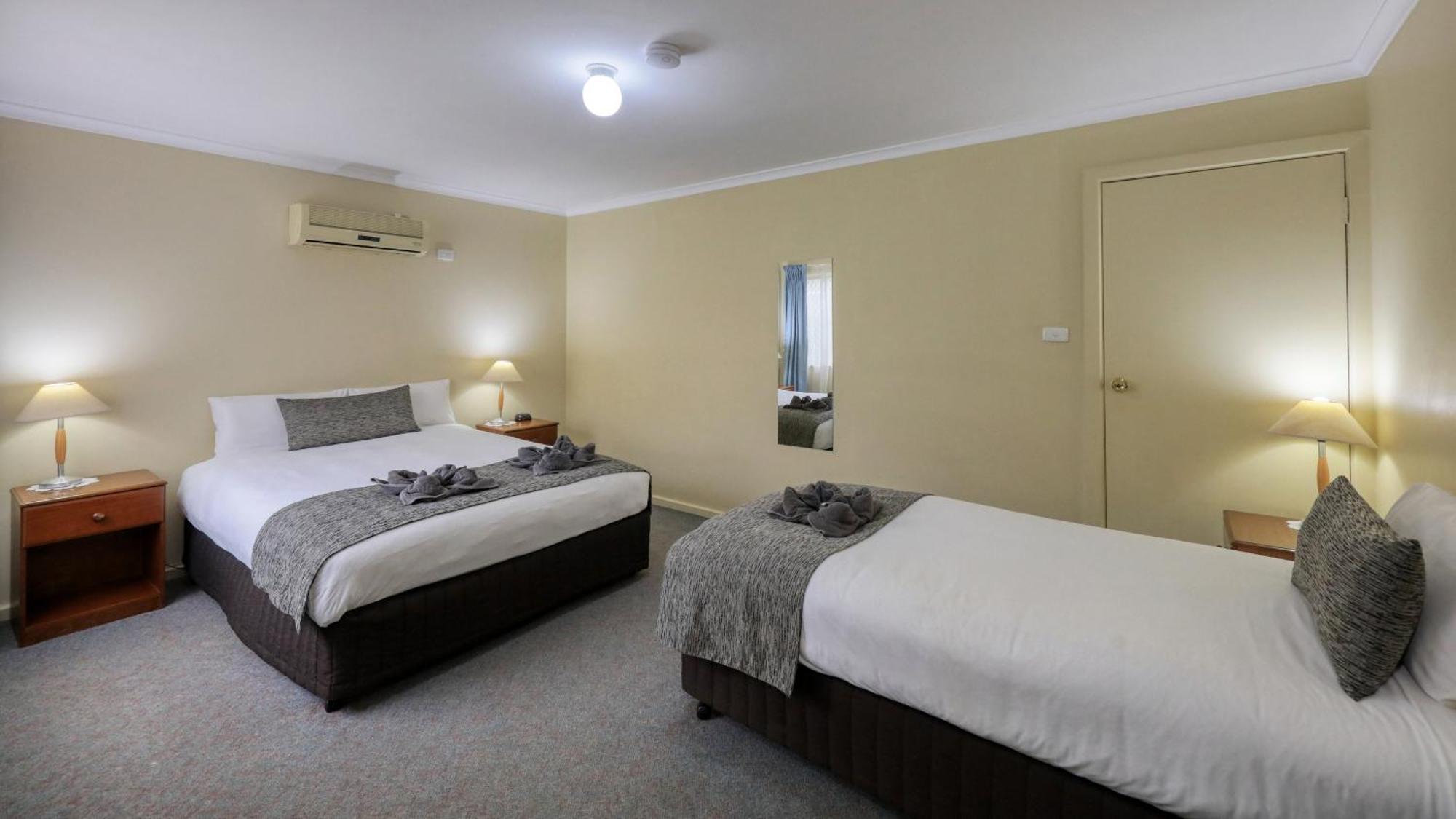 Oasis Motor Inn Брокен-Хилл Экстерьер фото