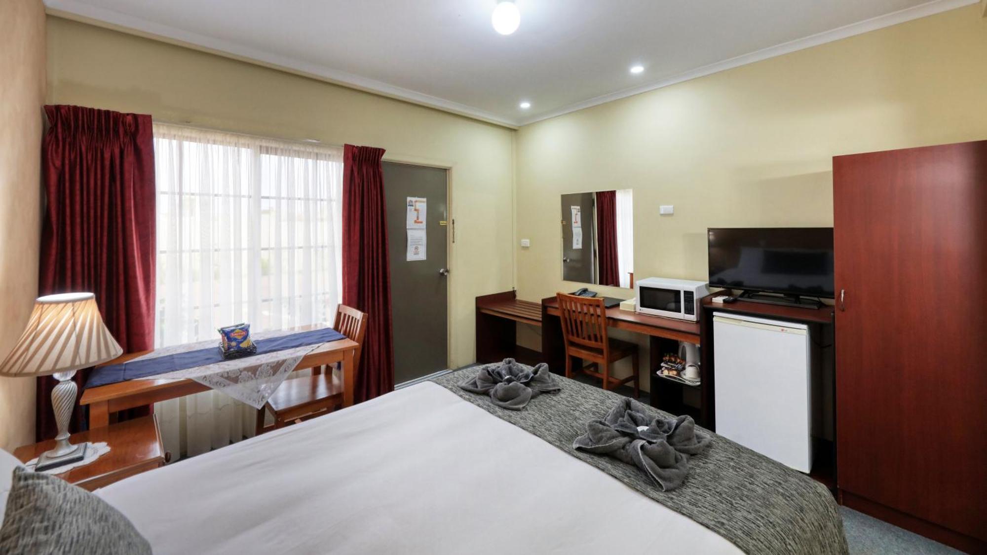 Oasis Motor Inn Брокен-Хилл Экстерьер фото